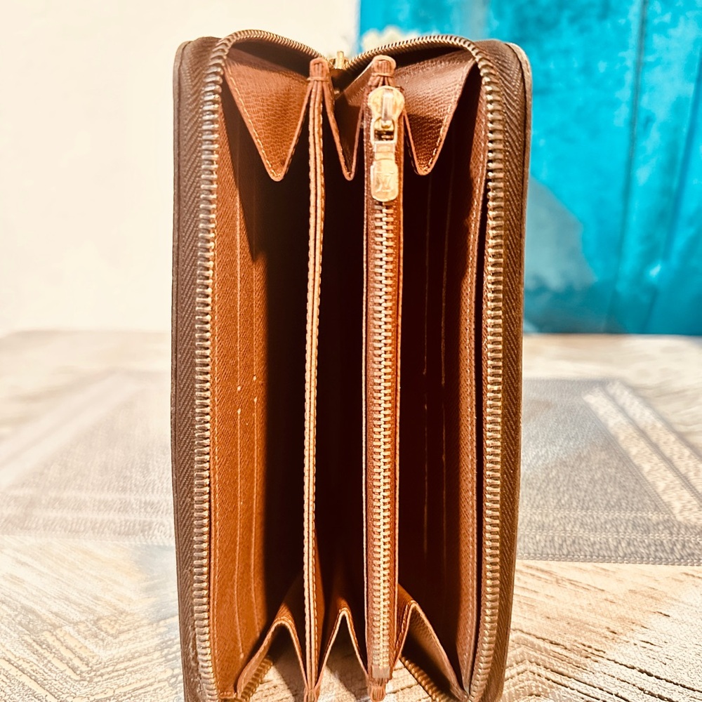 Louis Vuitton monogram zippy wallet - Picture 7 of 15